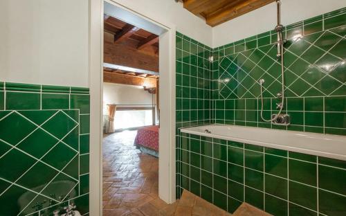 A bathroom at Duomo Vigna Nuova by Halldis