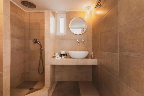 To Rantevou tis Alykis Rooms & Apartments tesisinde bir banyo