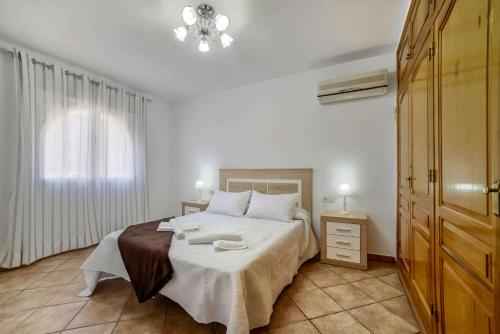 Posteľ alebo postele v izbe v ubytovaní Villa Alaska - PlusHolidays