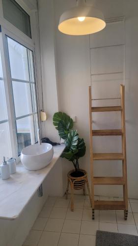 Tiny suite with private bathroom - Bairro Alto