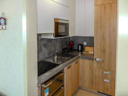 Η κουζίνα ή μικρή κουζίνα στο Apartment Imperia by Interhome