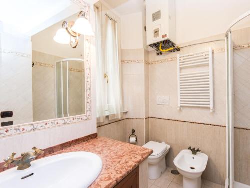 Apartment Domus Fori by Interhome