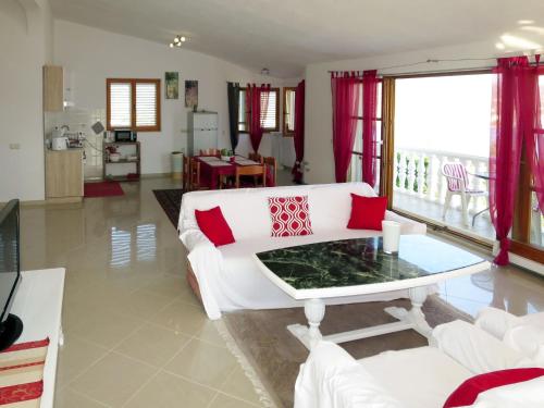 Apartment Suzi-1 by Interhome