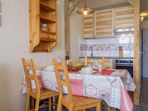 Apartment Le Prariond - Val Claret-6 by Interhome