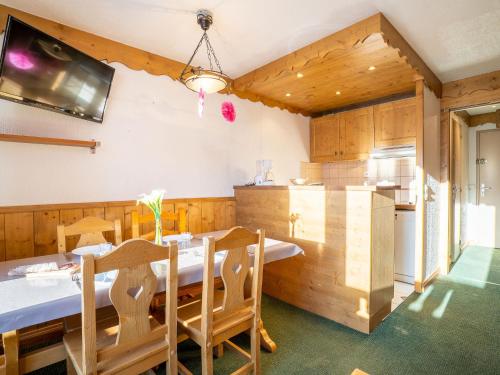 Apartment Névés 20 by Interhome