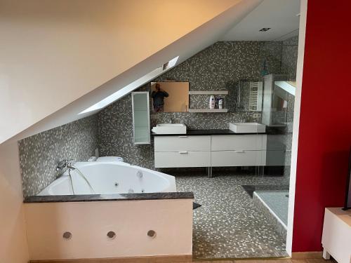 B&B groot-bijgaarden center tesisinde bir banyo