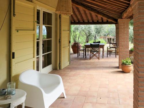 A patio or other outdoor area at Holiday Home Erbe by Interhome