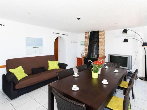 Posezení v ubytování Holiday Home El Paraiso by Interhome