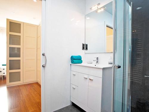 Apartment Eixample Esquerre Gran Via Balmes by Interhome