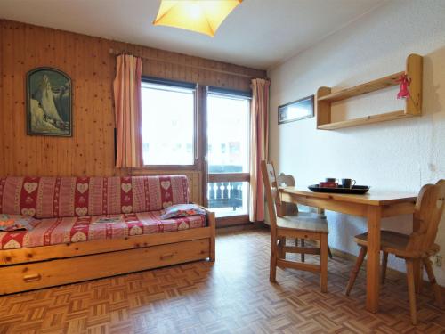 Studio Les Jardins du Mont-Blanc-4 by Interhome
