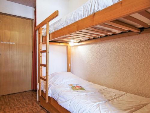 Studio Les Jardins du Mont-Blanc-4 by Interhome