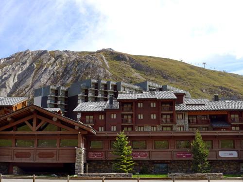 Apartment Ecrin des Neiges - Val Claret-1 by Interhome
