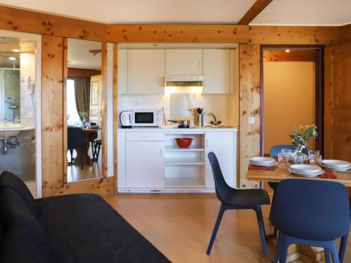 Kuchyň nebo kuchyňský kout v ubytování Apartment Le Bristol A16 by Interhome