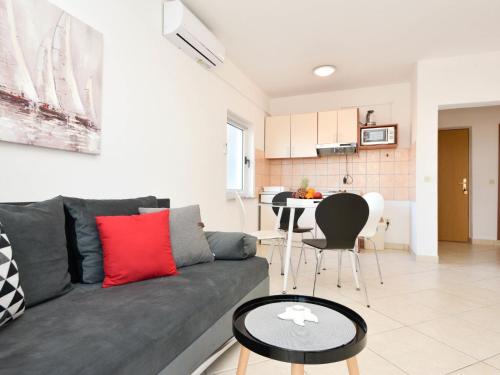 Kuchyň nebo kuchyňský kout v ubytování Apartment Silvija-1 by Interhome