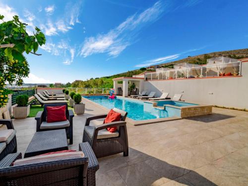 Πισίνα στο ή κοντά στο Holiday Home Melandura by Interhome