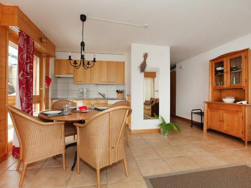 Kuchyň nebo kuchyňský kout v ubytování Apartment Fénestral R01 by Interhome