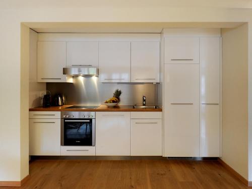 Kuchyň nebo kuchyňský kout v ubytování Apartment Gade A by Interhome