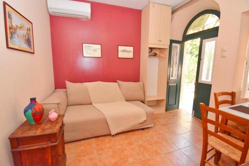 Posedenie v ubytovaní Kampielos Homes - Shared Garden