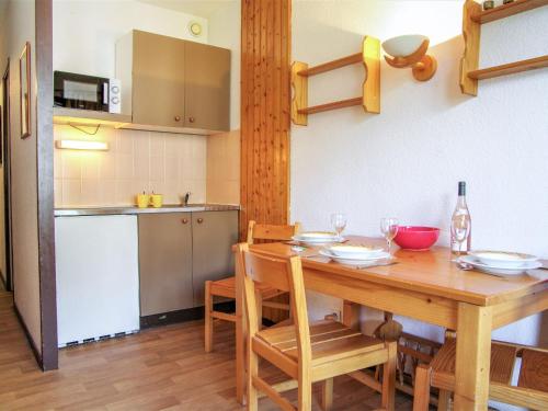 Studio Le Triolet-6 by Interhome