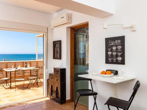 Fotografie z fotogalerie ubytování Apartment Avenida del Pirata by Interhome v destinaci Estepona
