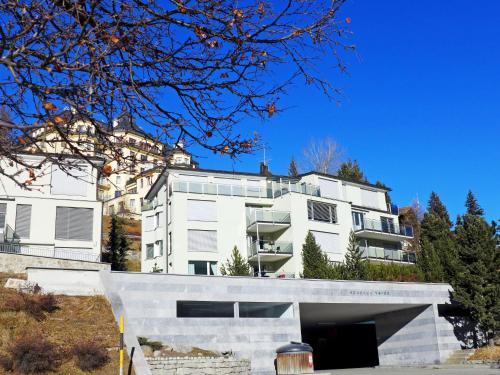 Apartment Chesa Spuonda Verde 1-7 by Interhome