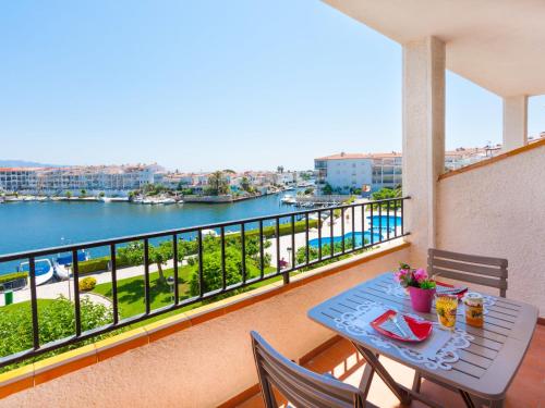 Apartment Sant Maurici-19 by Interhome