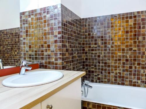 Studio Le Pramouny-2 by Interhome