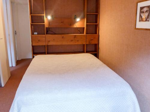 Apartment Jonquilles-15 by Interhome