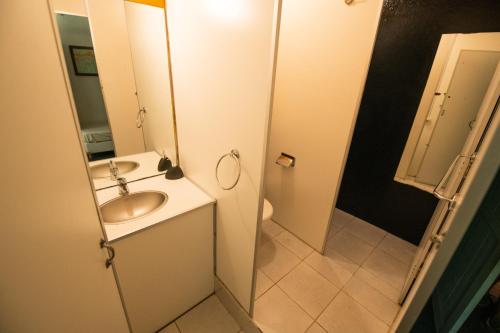 Ένα μπάνιο στο Mundaka Hostel y Bar