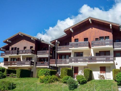 Apartment Les Jardins du Mont-Blanc-5 by Interhome