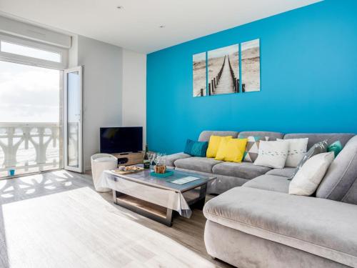 Μια τηλεόραση ή/και κέντρο ψυχαγωγίας στο Apartment Roch Maria by Interhome