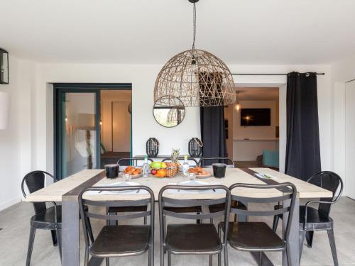 Photo de la galerie de l'établissement Apartment Le Palazzu-3 by Interhome, à Porto-Vecchio