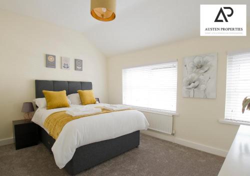 Luxurious 3 Bedroom House by Austen Properties Serviced Accommodation Basingstoke - Garden and Wifi