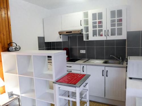 Studio L'Aiguille du Midi-8 by Interhome