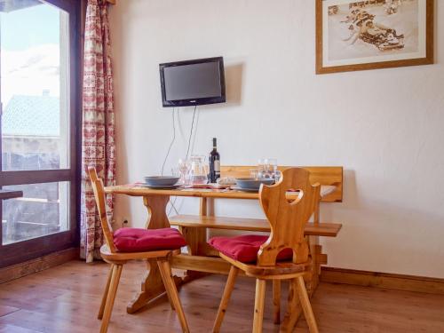 Studio Les Genepis - Val Claret-3 by Interhome