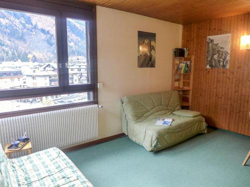 Photo de la galerie de l'établissement Studio L'Aiguille du Midi-9 by Interhome, à Chamonix-Mont-Blanc