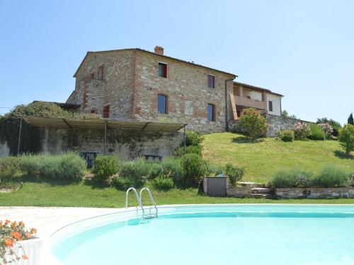 Bassein majutusasutuses Apartment Crete Senesi landscape by Interhome või selle lähedal