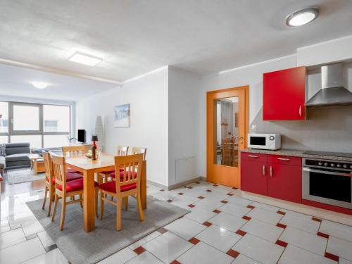 A kitchen or kitchenette at Apartment Appartement 3 by Interhome