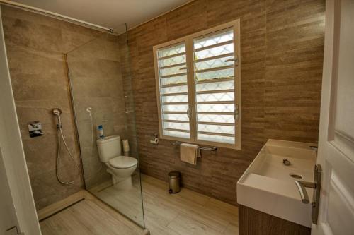 Un baño de Villa LABARQUE 2