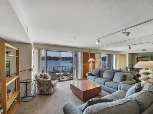 111 Edgewater Inn – Photos 4