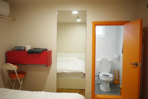 A bathroom at Star Hostel Seoul Dongdaemun