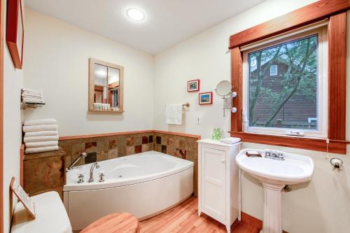 Gallery image of Bainbridge Island Retreat in Fletcher Bay