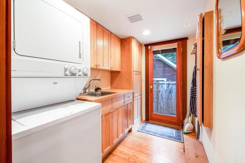 Gallery image of Bainbridge Island Retreat in Fletcher Bay