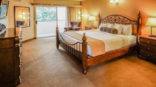 Krevet ili kreveti u jedinici u okviru objekta Private Owner Sedona Springs Resort - 2 Bedroom 2 Bathroom Suite