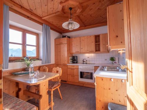 Kuchyň nebo kuchyňský kout v ubytování Ferienwohnung Antonia