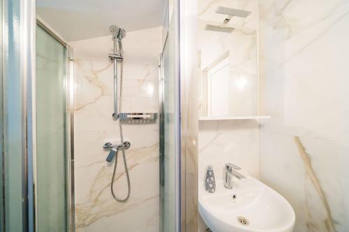 Apartment and Rooms Mato