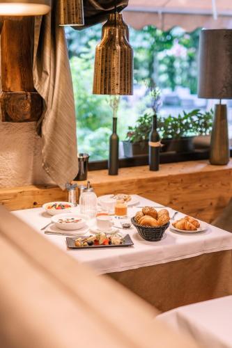 Jídlo v hotelu nebo okolí