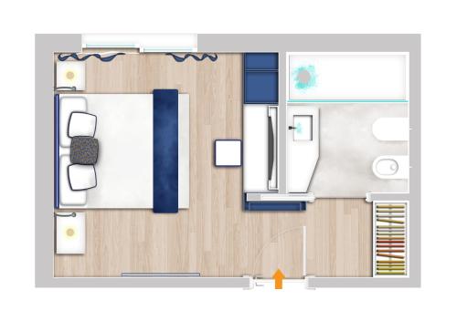 un dibujo de un plano del piso de una habitación en Hotel Orient & Pacific, en Lido di Jesolo