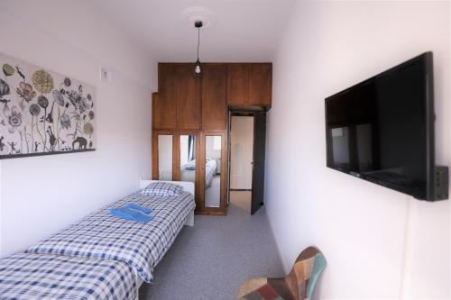 Modern 2 Bedroom Apartment Next to Metro - Marousi