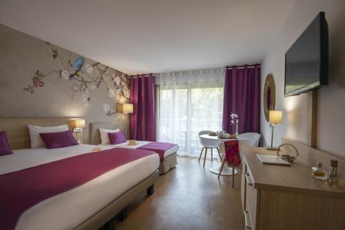 Gallery image of Hotel Chambord in Menton